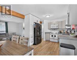 27 COOK CRESCENT - 14