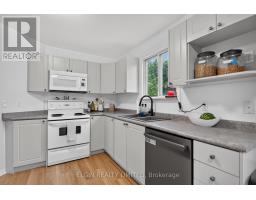 27 COOK CRESCENT - 15
