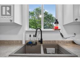 27 COOK CRESCENT - 16