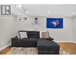 27 COOK CRESCENT - 34