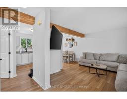 27 COOK CRESCENT - 9