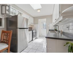 43 CLARA CRESCENT - 12