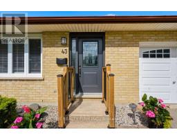 43 CLARA CRESCENT - 4