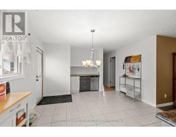 71 MELANIE DRIVE - 12