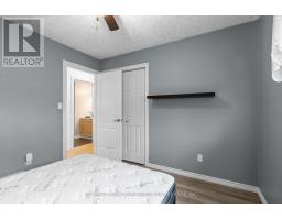 71 MELANIE DRIVE - 23