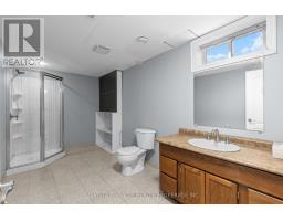 71 MELANIE DRIVE - 24