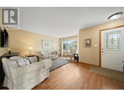 25 RODNEY CRESCENT - 19