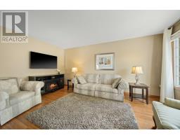 25 RODNEY CRESCENT - 21