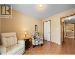 25 RODNEY CRESCENT - 31