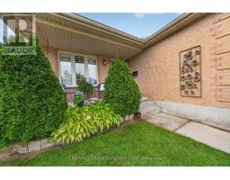 70 JUNIPER CRESCENT - 4