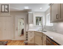 24 SCHREYER DRIVE - 16