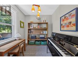 21 FOXBAR ROAD - 11