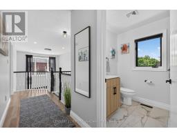28 - 1478 ADELAIDE STREET N - 31
