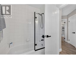 28 - 1478 ADELAIDE STREET N - 33