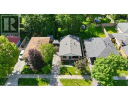 138 FENNELL CRESCENT - 2