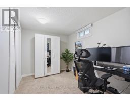 138 FENNELL CRESCENT - 25