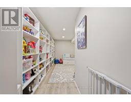 138 FENNELL CRESCENT - 27