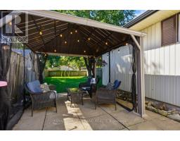 138 FENNELL CRESCENT - 31