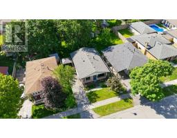 138 FENNELL CRESCENT - 35