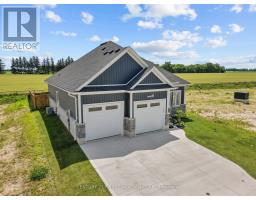 4 POSTMA CRESCENT - 3