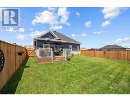 4 POSTMA CRESCENT - 32