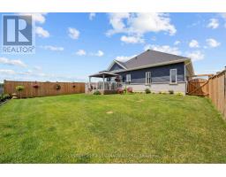 4 POSTMA CRESCENT - 33