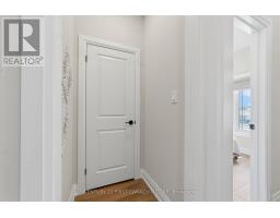 4 POSTMA CRESCENT - 8