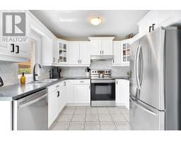 18 SIFTON DRIVE - 13