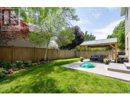 18 SIFTON DRIVE - 33