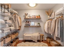 17 - 340 AMBLESIDE DRIVE - 10