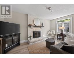 12 BANTING CRESCENT - 13