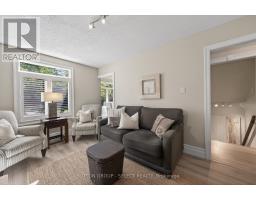 12 BANTING CRESCENT - 14