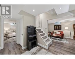 12 BANTING CRESCENT - 21