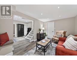 12 BANTING CRESCENT - 23