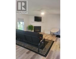 18 - 75049 HENSALL ROAD - 11