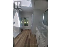 18 - 75049 HENSALL ROAD - 18
