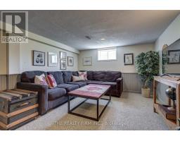 697 VICTORIA STREET - 24