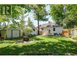 697 VICTORIA STREET - 31