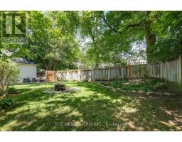 697 VICTORIA STREET - 32
