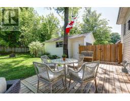 697 VICTORIA STREET - 33