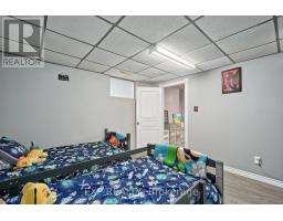 8 REBECCA DRIVE - 33