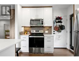 3 - 130 WINDSOR CRESCENT - 15