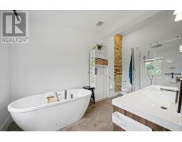 3 - 130 WINDSOR CRESCENT - 32