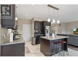 402 TANSBURY STREET N - 14