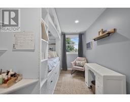 3 - 720 WONDERLAND ROAD S - 21