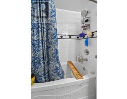 3 - 720 WONDERLAND ROAD S - 26