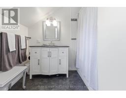 27 DENGATE CRESCENT - 25