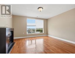 802 - 250 PALL MALL STREET - 19