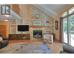 9956 PINETREE CRESCENT - 10