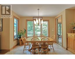 9956 PINETREE CRESCENT - 14
